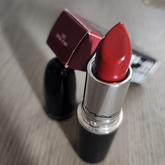 MAC Lusterglass Lipstick Spice it up! - Picture 7 of 8